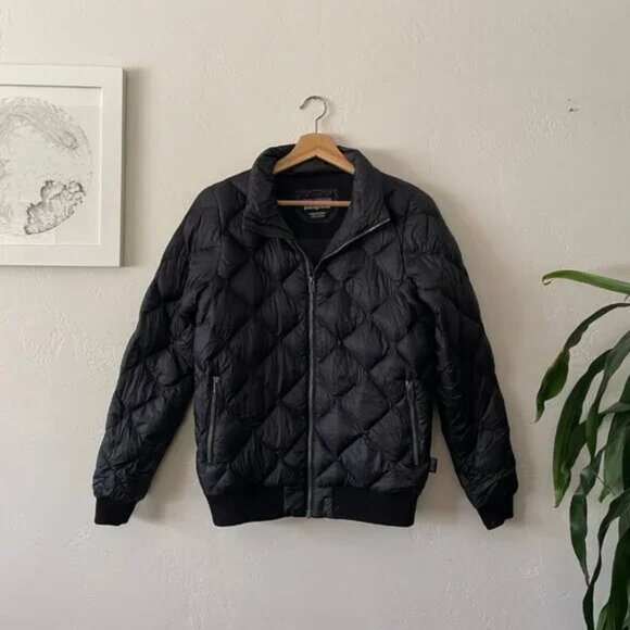 PATAGONIA W's Prow Bomber Jacket in Black | Down winter coat | Size: S - Picture 1 of 9